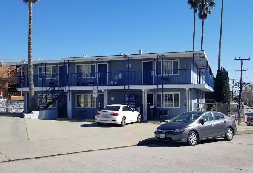 汽车旅馆 Salt Air Lodge