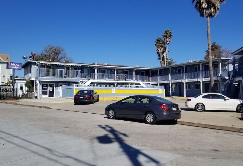 汽车旅馆 Salt Air Lodge