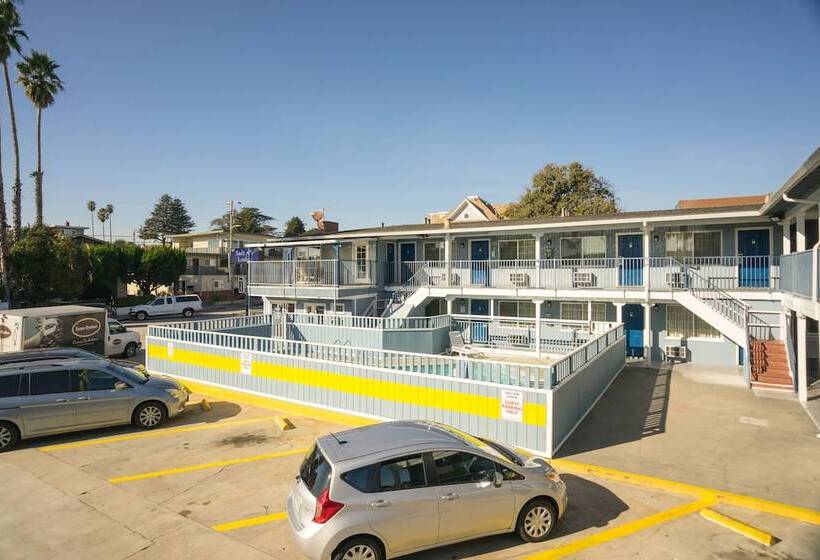 汽车旅馆 Salt Air Lodge