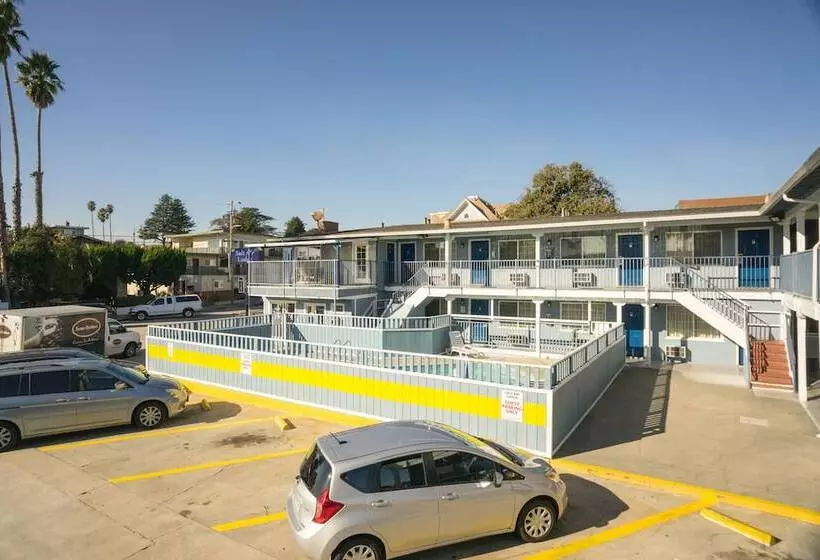 汽车旅馆 Salt Air Lodge