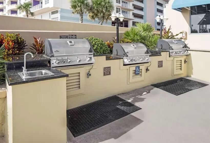 استراحتگاه Hilton Vacation Club Daytona Beach Regency