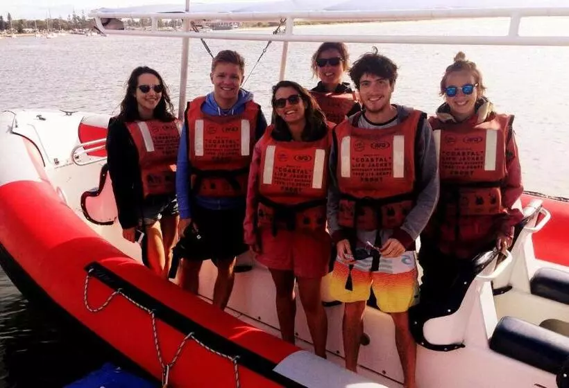 هاستل Beachside Backpackers