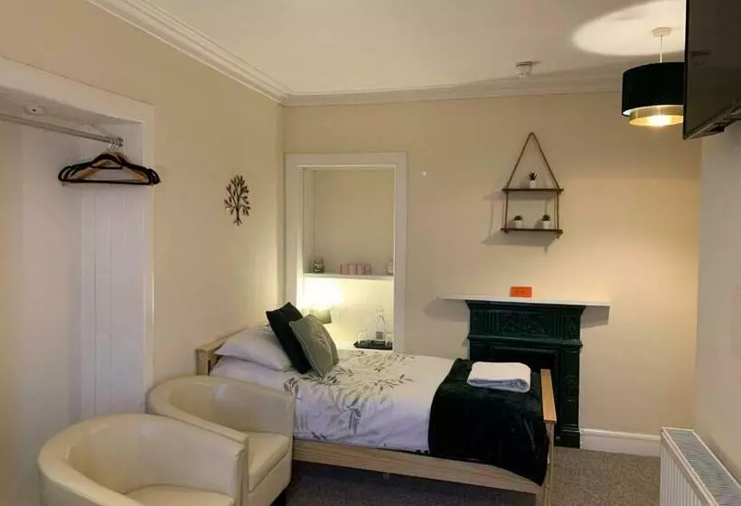 Hostel The Village Inn