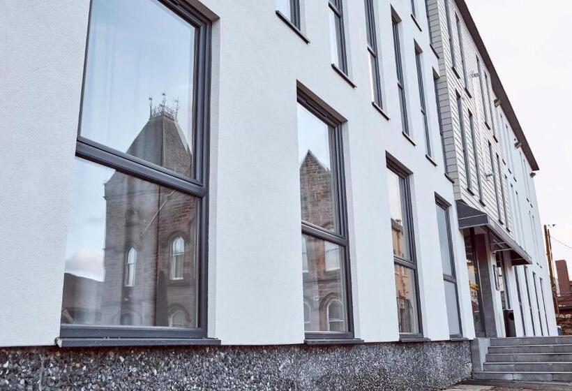 Hotel Garrison Cells