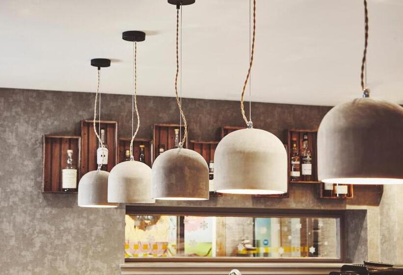 Hotel Garrison Cells