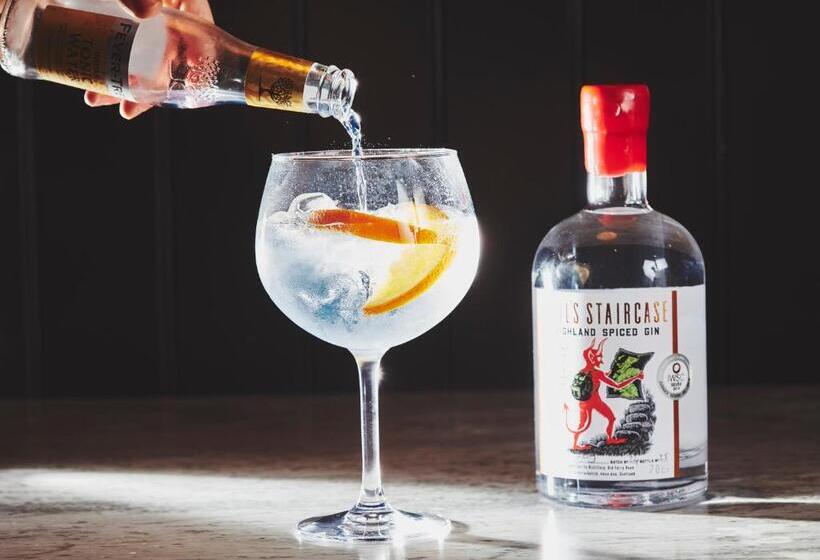 Hotel Garrison Cells