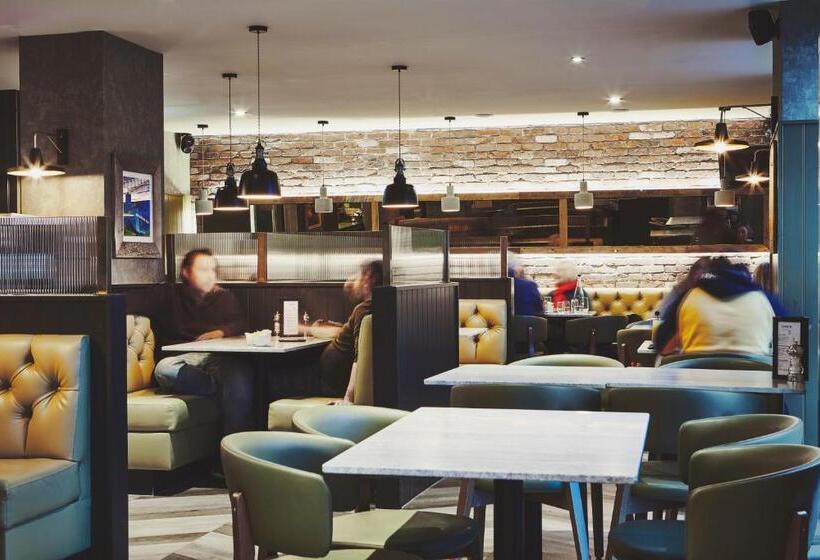 Hotel Garrison Cells