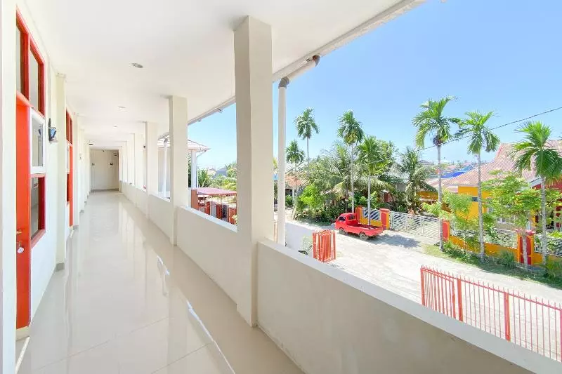 ホテル Falah Residence Syariah