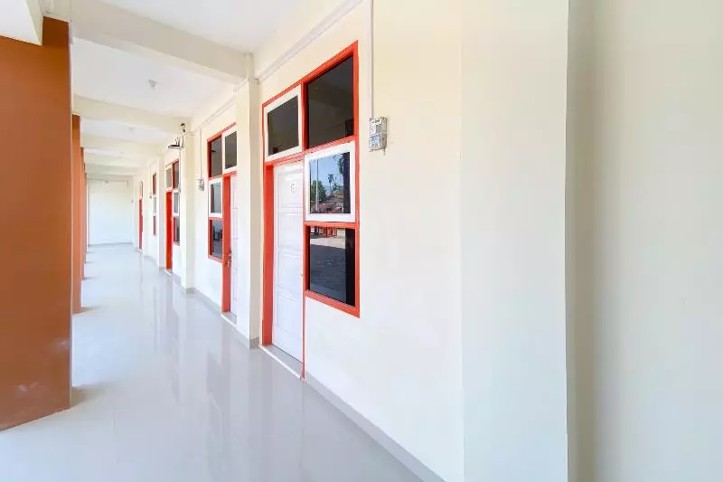 ホテル Falah Residence Syariah