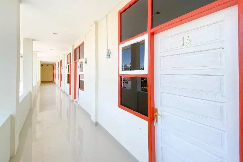 ホテル Falah Residence Syariah