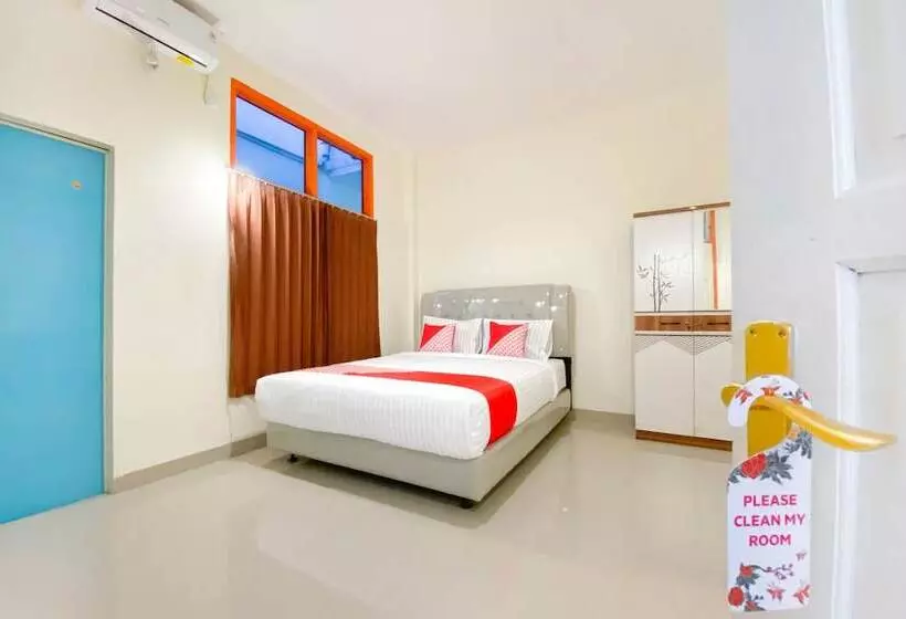 ホテル Falah Residence Syariah