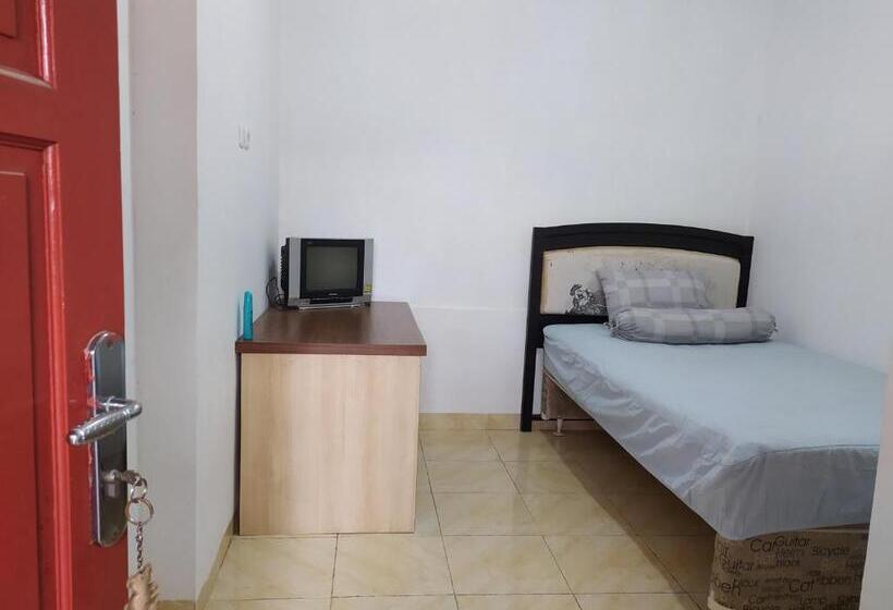 בית מלון כפרי Oyo 3401 Residence Amanda Syariah