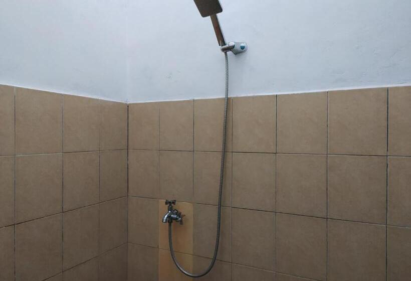 בית מלון כפרי Oyo 3401 Residence Amanda Syariah