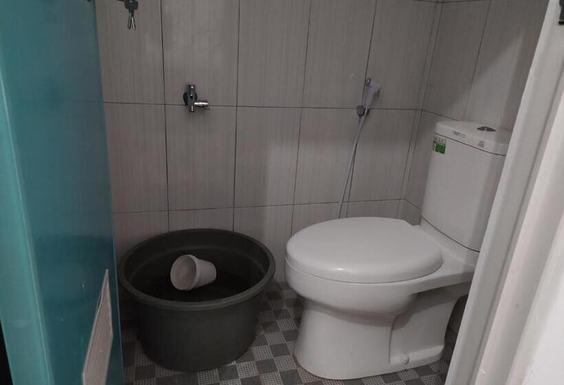 בית מלון כפרי Oyo 3401 Residence Amanda Syariah