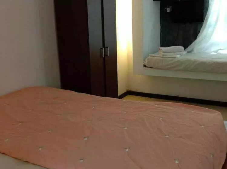 ホテル Oyo 90046 Bangi Guest House