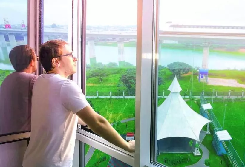 Le Premier Hotel Deltamas