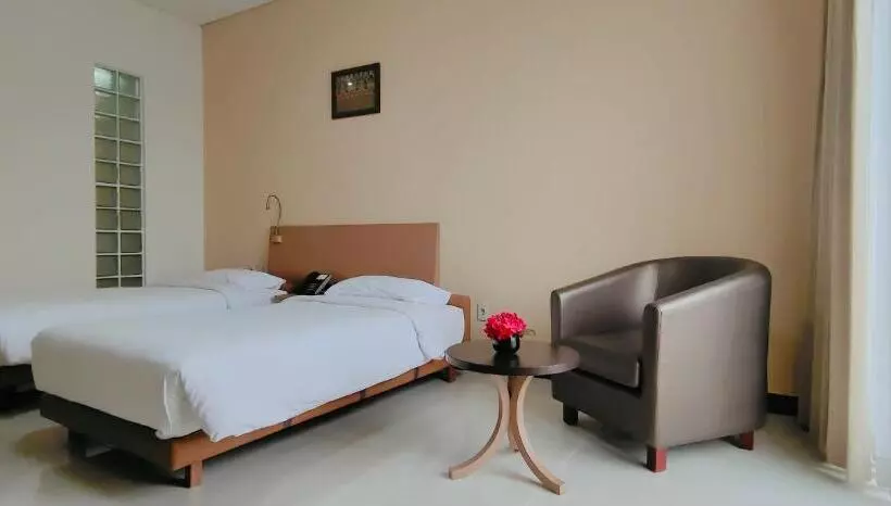 Le Premier Hotel Deltamas