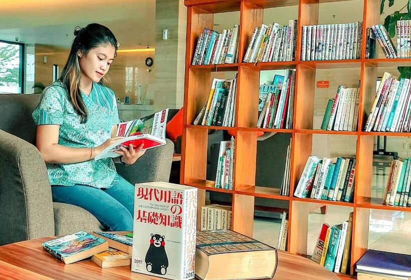 Le Premier Hotel Deltamas