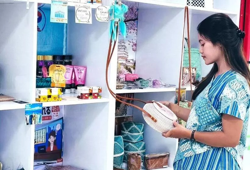 Le Premier Hotel Deltamas