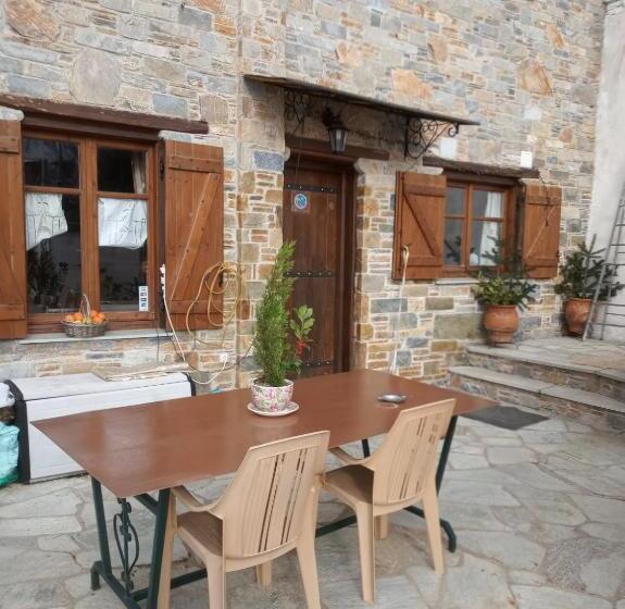 펜션 Kirmilis Mansion