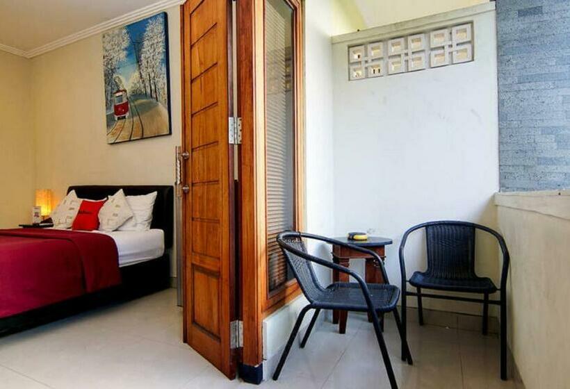 ホテル Kuta Paradise 777