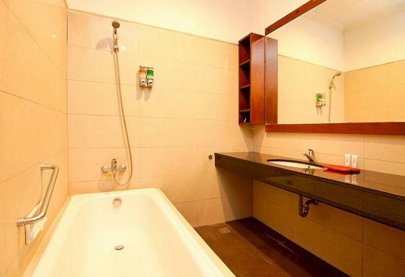 ホテル Kuta Paradise 777