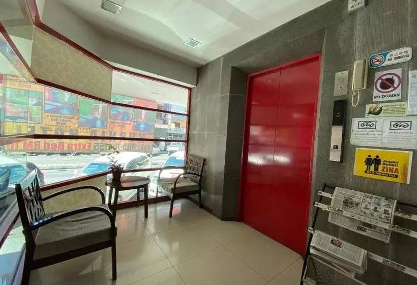 Hotelli Oyo 89997 Kurnia