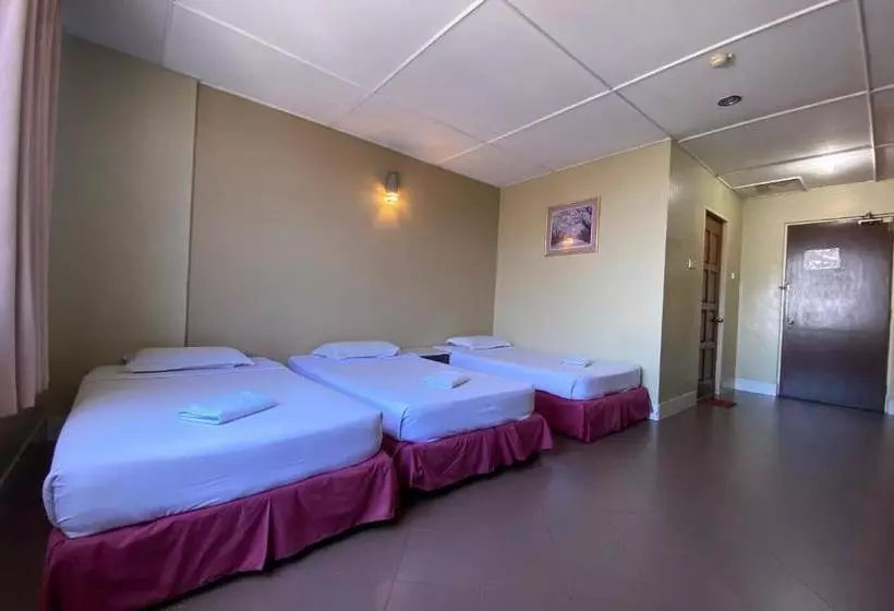 Hotelli Oyo 89997 Kurnia