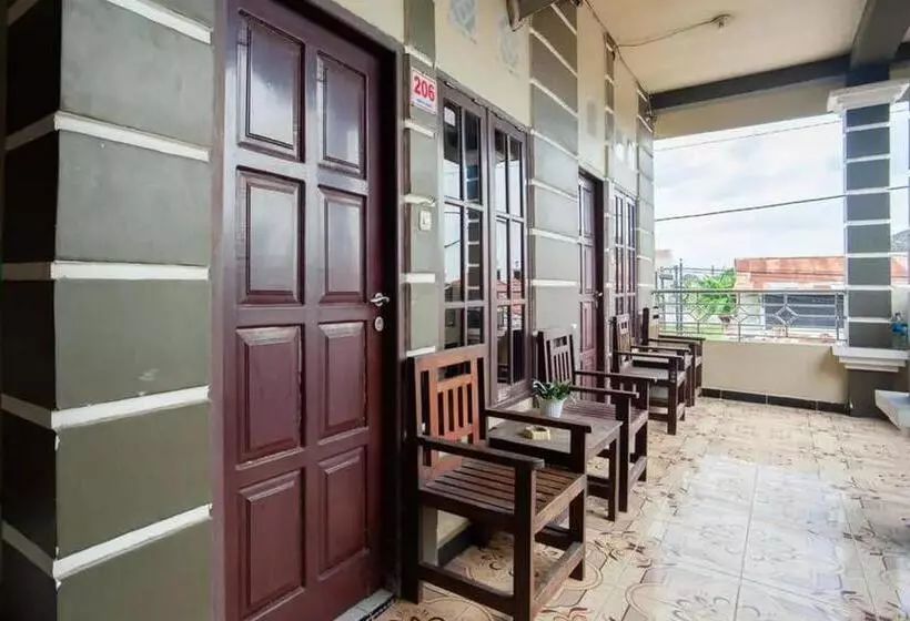 ホテル Reddoorz At Km 5 Palembang