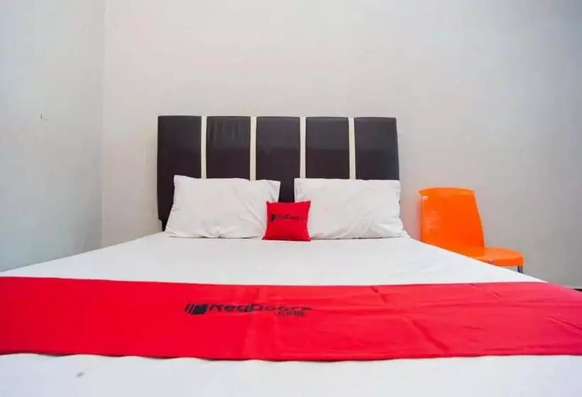 ホテル Reddoorz At Km 5 Palembang