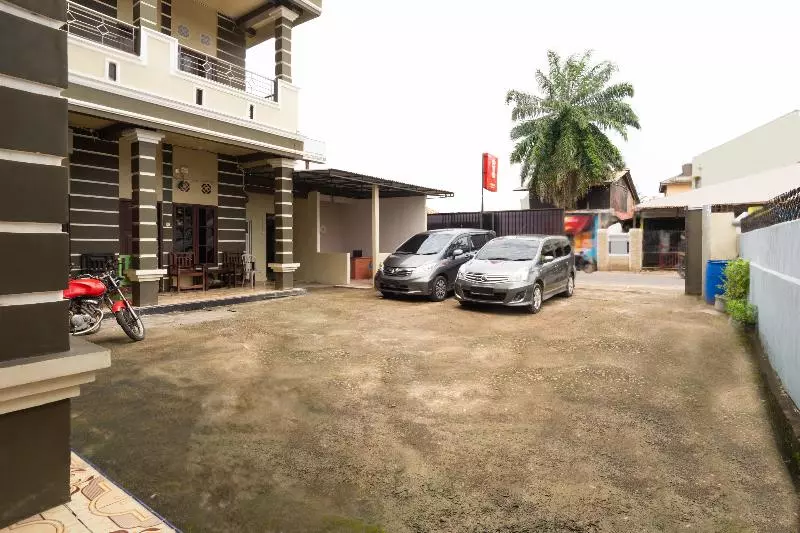 ホテル Reddoorz At Km 5 Palembang