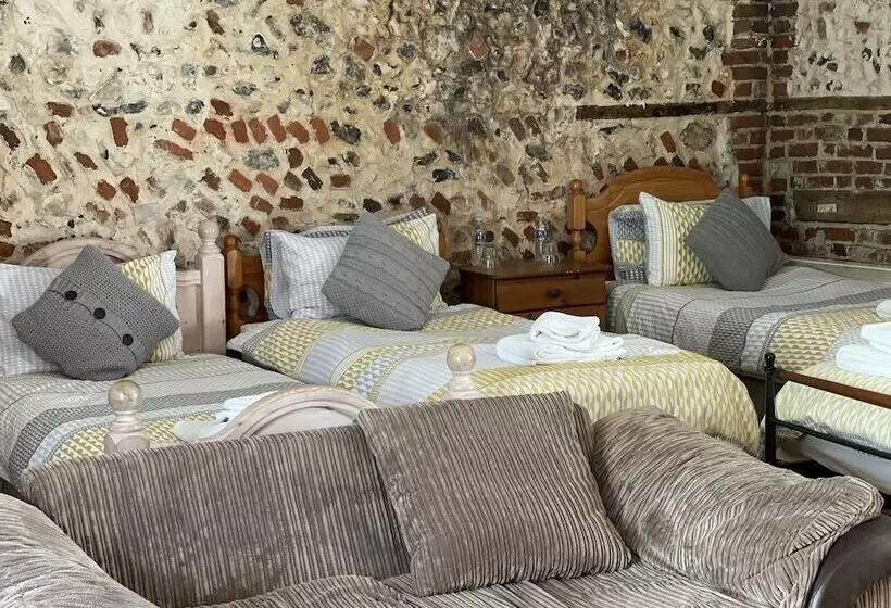 Hotelli The Litcham Bull Inn