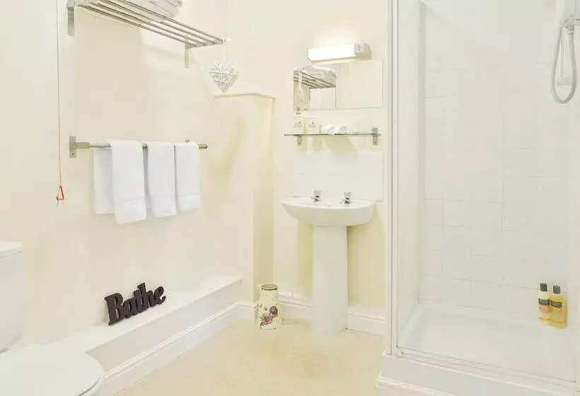 Hotelli The Litcham Bull Inn