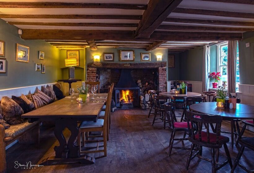 Отель The Litcham Bull Inn