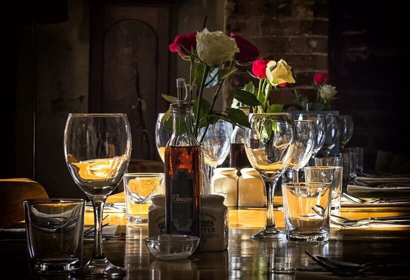 Отель The Litcham Bull Inn