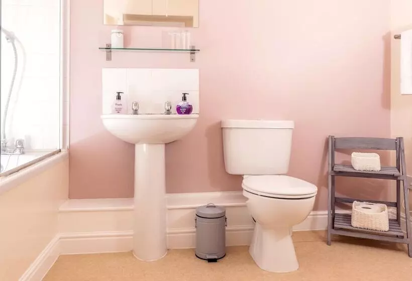 Hotelli The Litcham Bull Inn