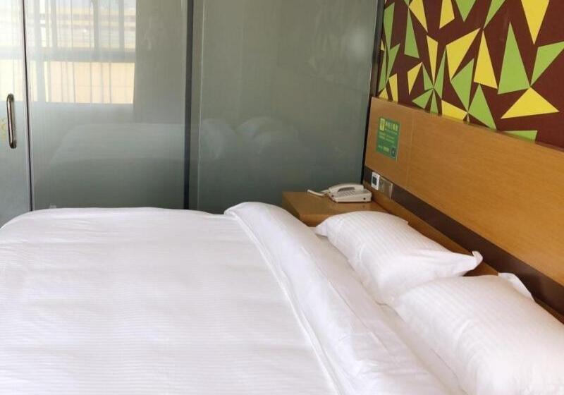 Отель Vatica Fuyang Linquan County Tenghui International City