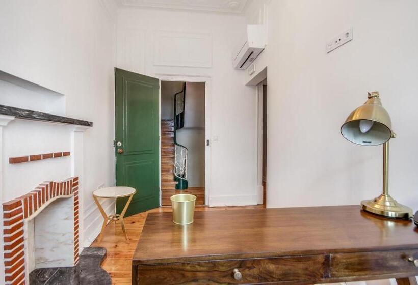 Pensão Saldanha Pool & Garden