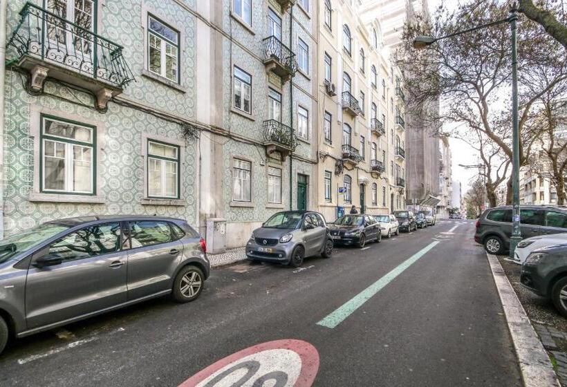 Pensão Saldanha Pool & Garden