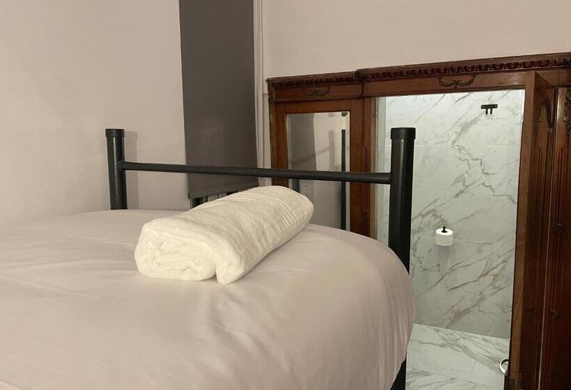 Pensão Saldanha Pool & Garden