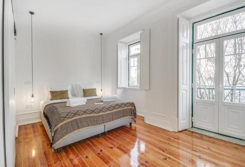 Pensão Saldanha Pool & Garden