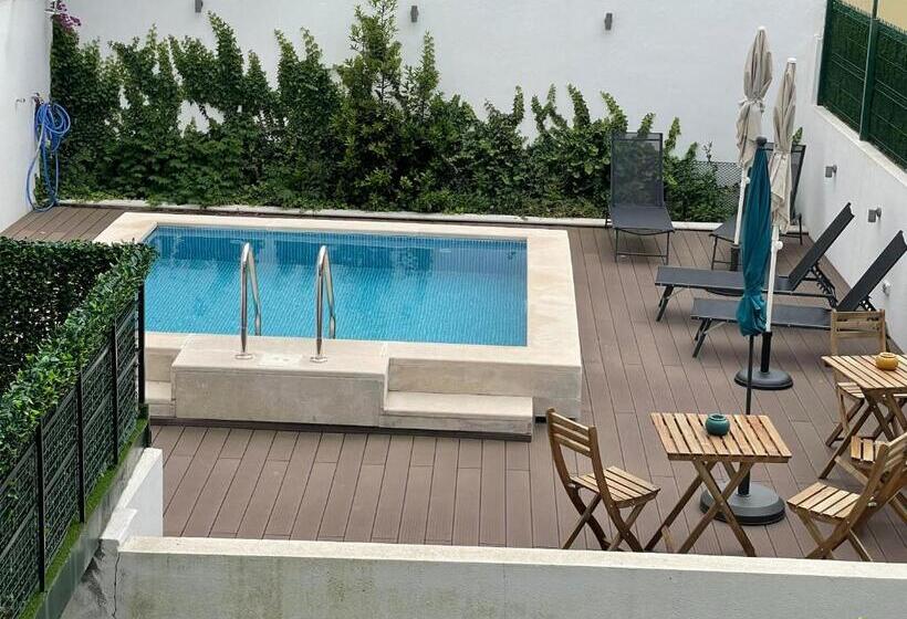 Pensão Saldanha Pool & Garden