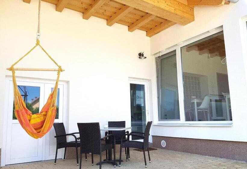 צימר Naturella Panzió