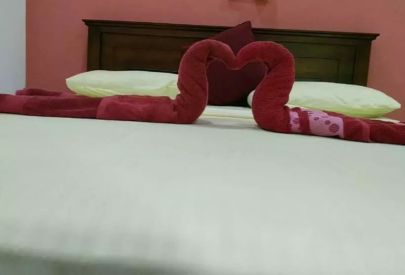 تختخواب و صبحانه Top Rock Villa Unawatuna