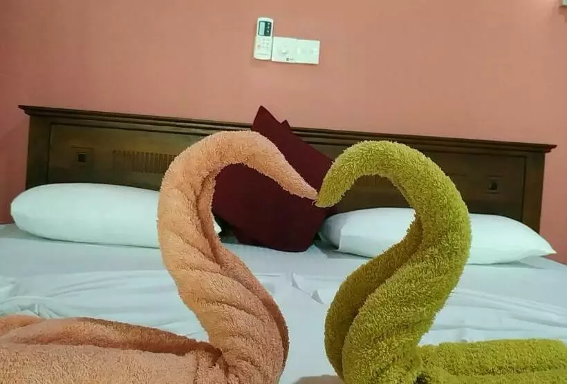 تختخواب و صبحانه Top Rock Villa Unawatuna