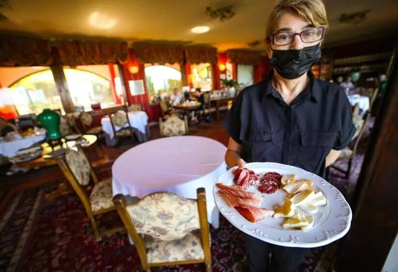 ホテル Felicin  Villa Stella