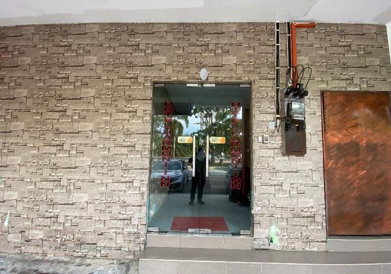 فندق Oyo 89760 Harmoni Inn