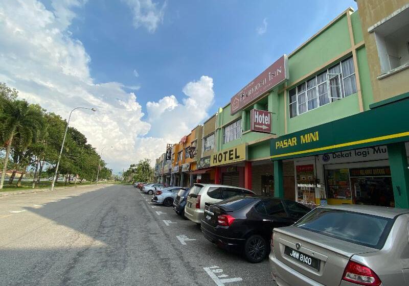 فندق Oyo 89760 Harmoni Inn