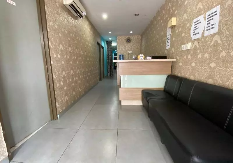 Hotelli Oyo 89760 Harmoni Inn