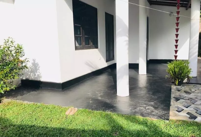 ペンション Asha Villa Weligama